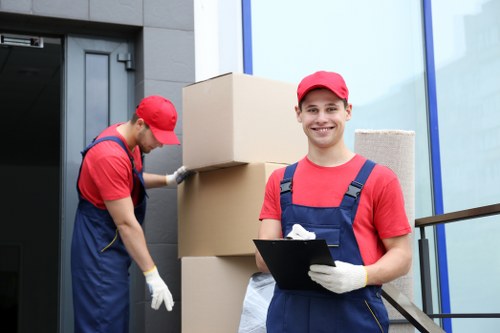 Man With Van Coombe moving service introduction with local support